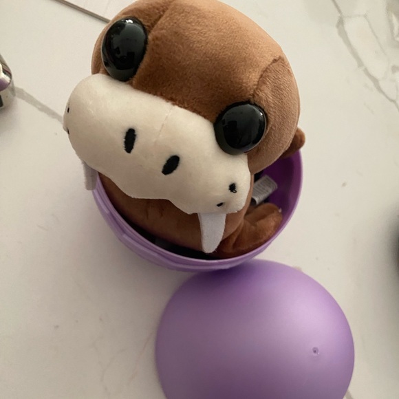 Adopt me egg - Picture 1 of 3